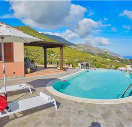 2 bedroom villa with infinity pool near Scopollo, sleeps 4